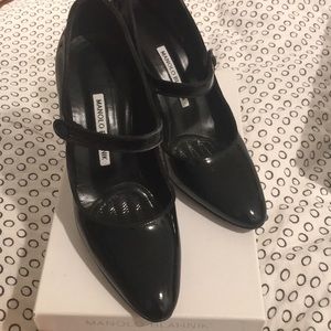 Manolo Blahnik black patent campy heels eur 38us 7